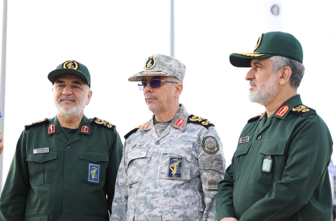 عکس سردار حاجیزاده و سلامی و باقری عکس سردار حاجیزاده و سلامی و باقری