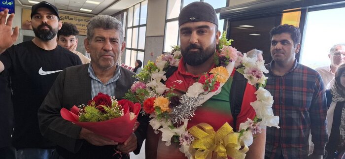 یاسین خسروی پرتاب وزنه یاسین خسروی پرتاب وزنه