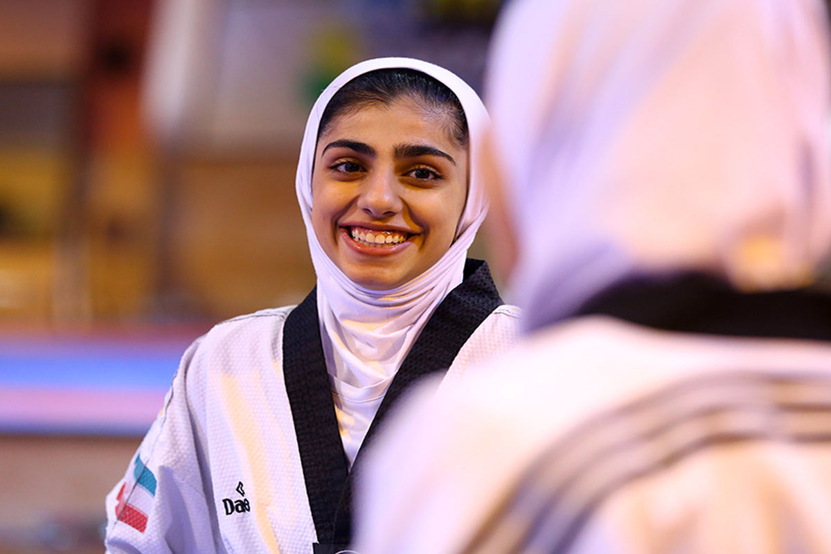 عکس جذاب مهلا مومن زاده عکس جذاب مهلا مومن زاده