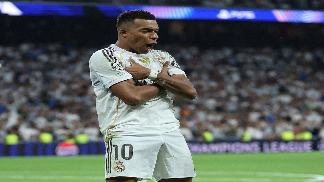 امباپه جایزه هفته را به خانه برد امباپه جایزه هفته را به خانه برد