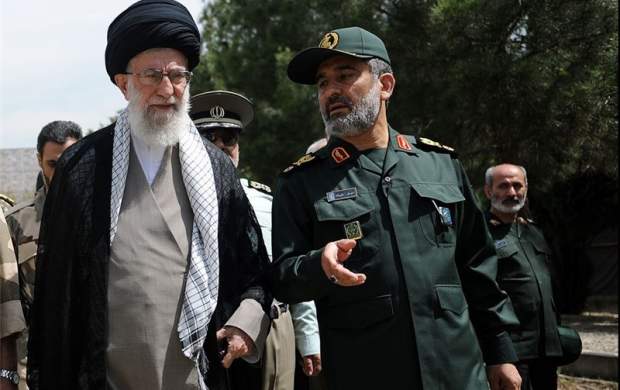 عکس سردار حاجیزاده و رهبر عکس سردار حاجیزاده و رهبر