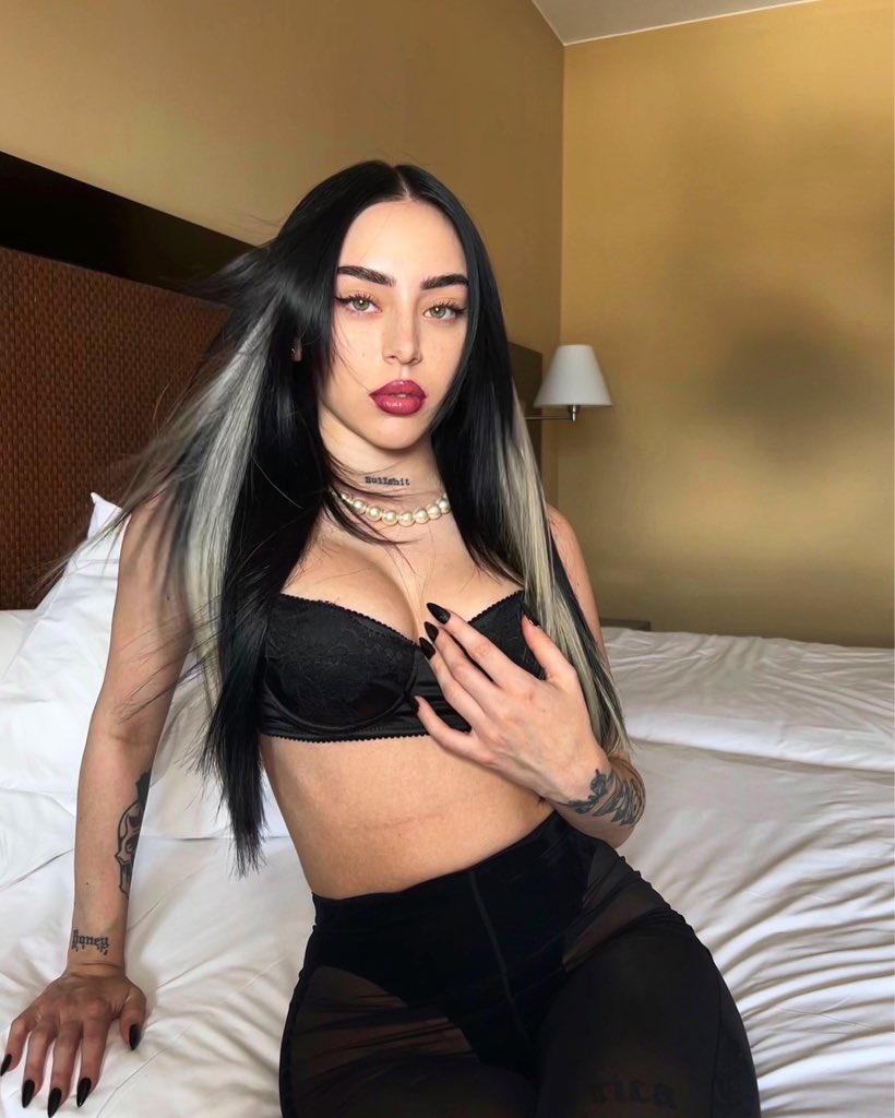 نیکی نیکول جنده