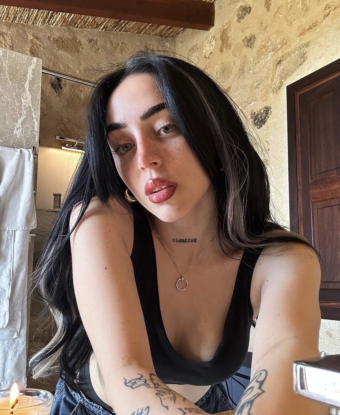 نیکی نیکول بیکینی