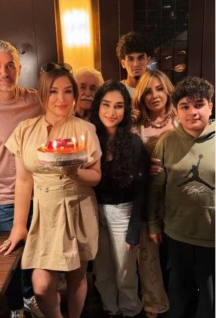 خانواده مامک جمشیدی خانواده مامک جمشیدی