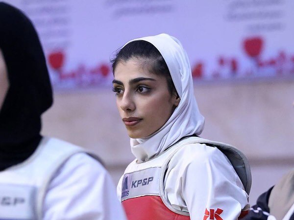 عکس مهلا مومن زاده جذاب عکس مهلا مومن زاده جذاب