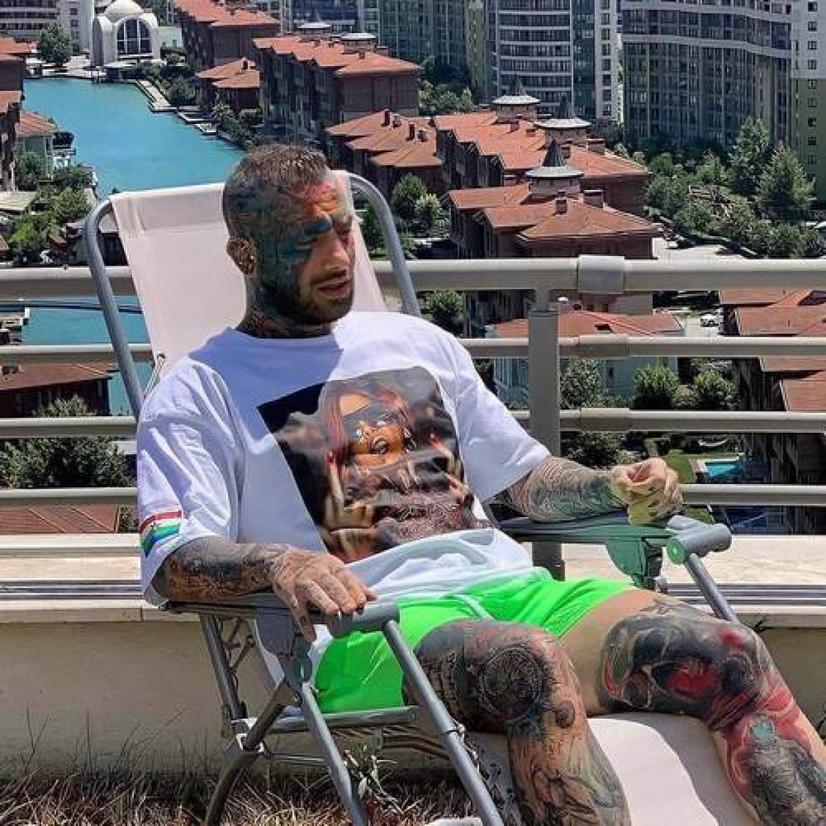 عکس امیر تتلو در ترکیه