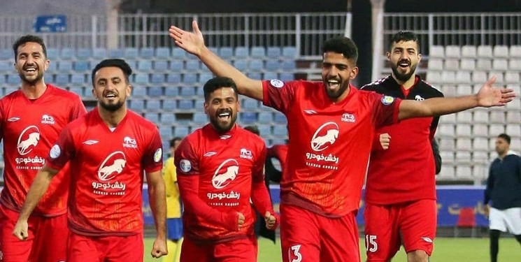 عکس آرش قادری تراکتور عکس آرش قادری تراکتور