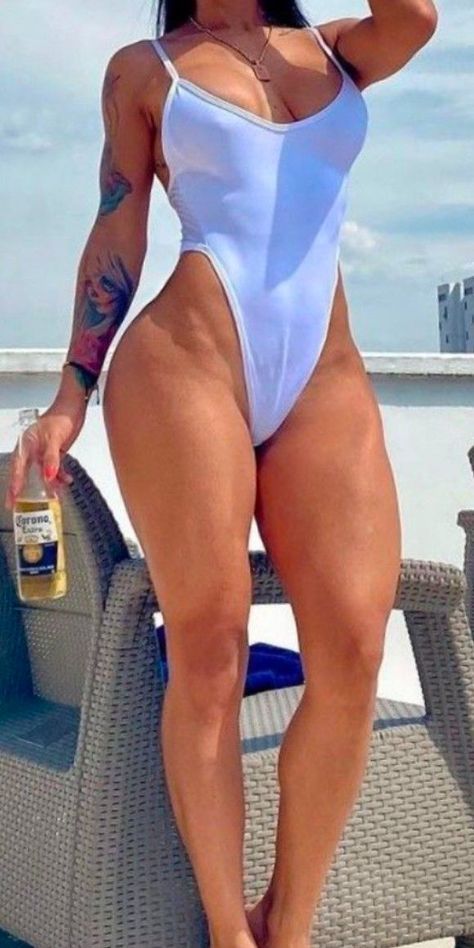 لخت در استخر لخت در استخر