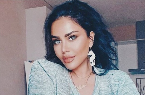  مینا نامداری 