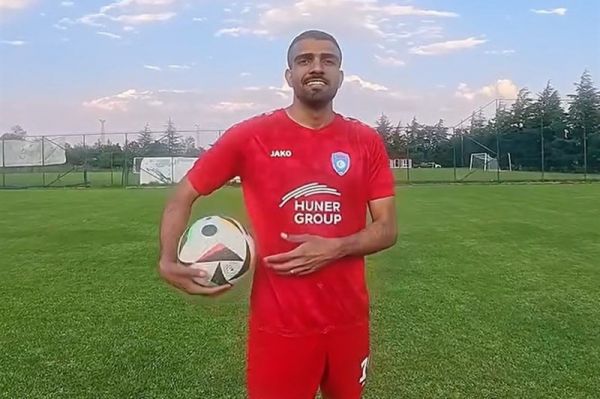 عکس آرش قادری فوتبال عکس آرش قادری فوتبال