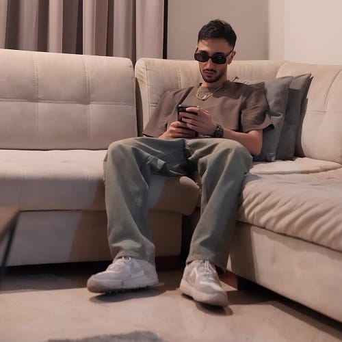 کیارش دانشور کیست کیارش دانشور کیست