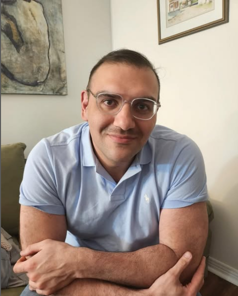 عکس علی همدانی مجری منوتو عکس علی همدانی مجری منوتو