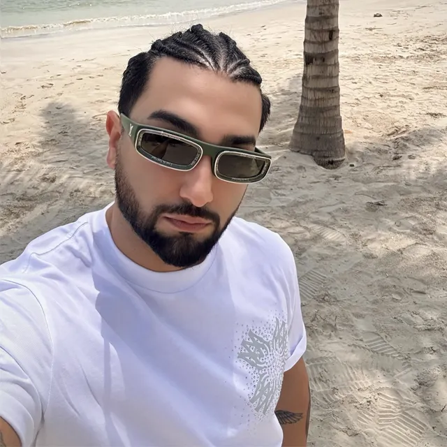 حسین تهی در اینستاگرام فعالیت دارد حسین تهی در اینستاگرام فعالیت دارد