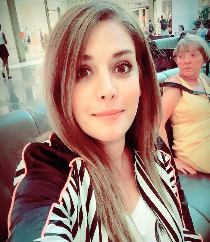 عکس پریسا ساوجی در منوتو عکس پریسا ساوجی در منوتو