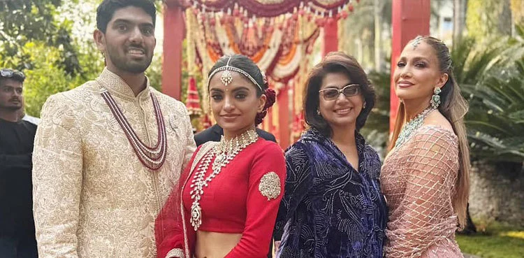 مراسم میلیاردی نترا و وامسی دو زوج هندی