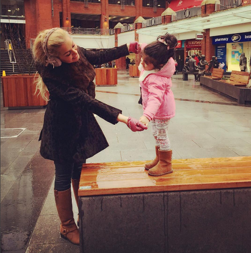 عکس ندا جناب در منوتو