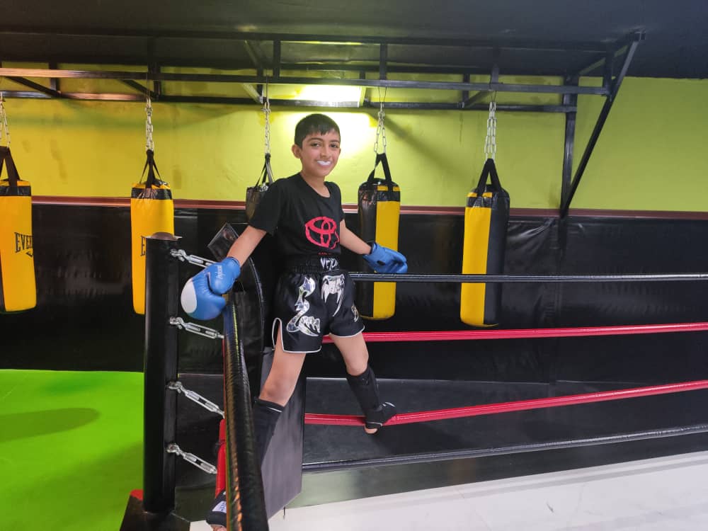 متین اربابی موی تای عکس 