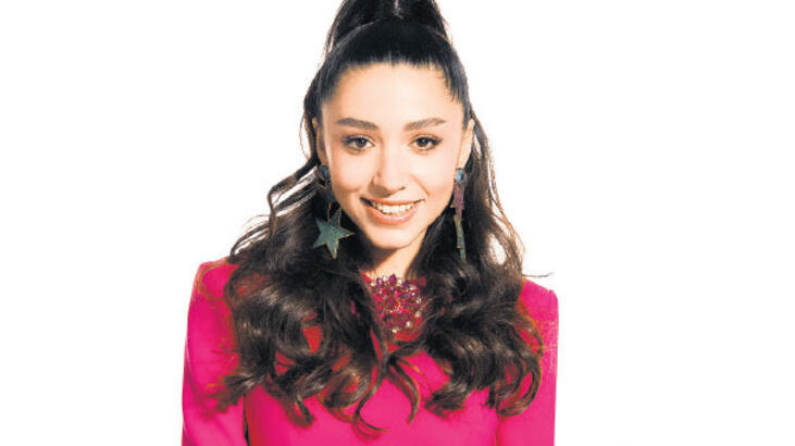 زِی نپ باستیک خواننده پاپ ترکیه