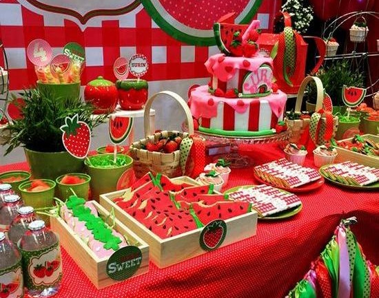 عکس جشن شب یلدا در مدرسه