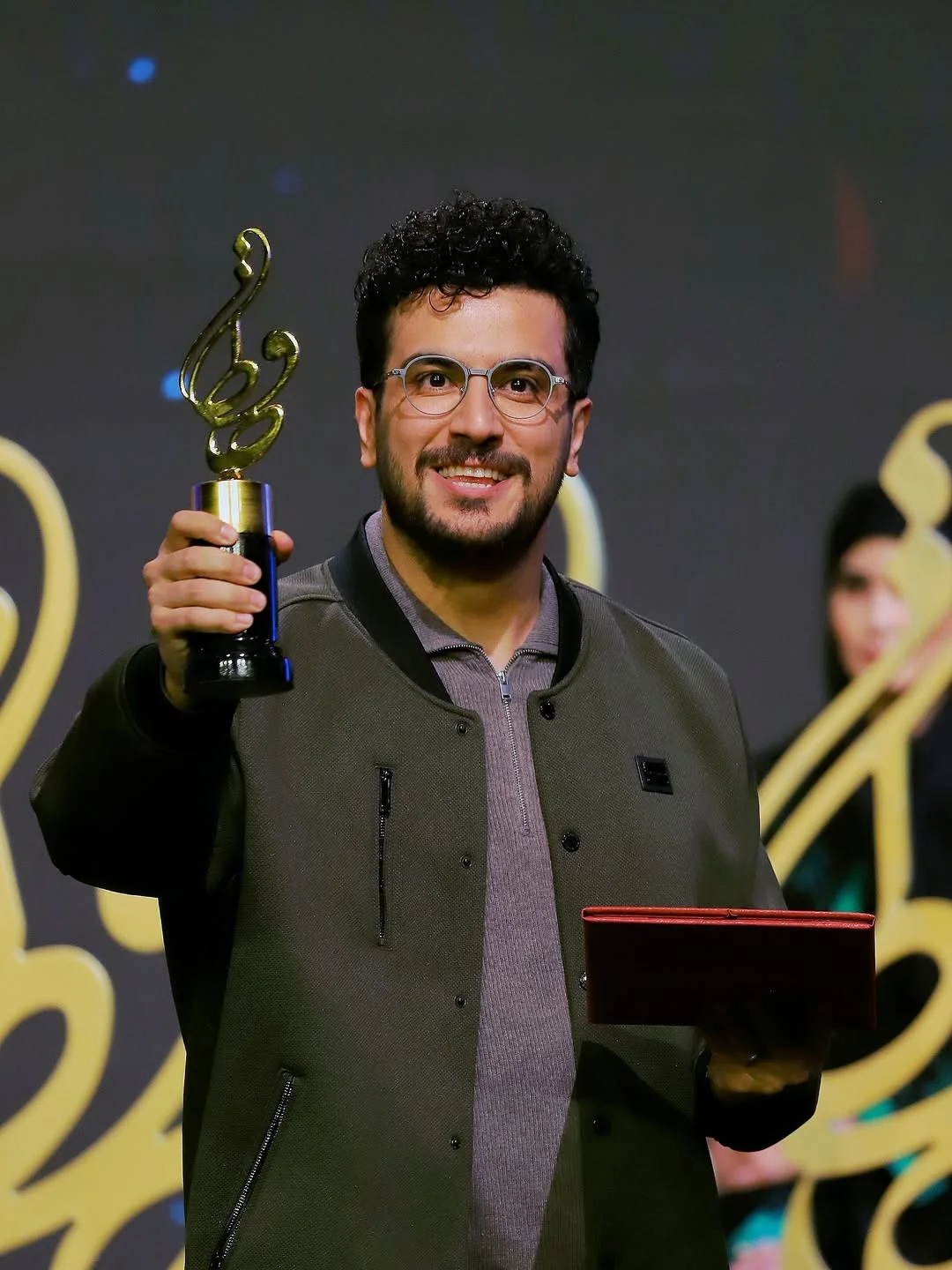 امیرحسین قیاسی مجری برنامه نیمه شب امیرحسین قیاسی مجری برنامه نیمه شب