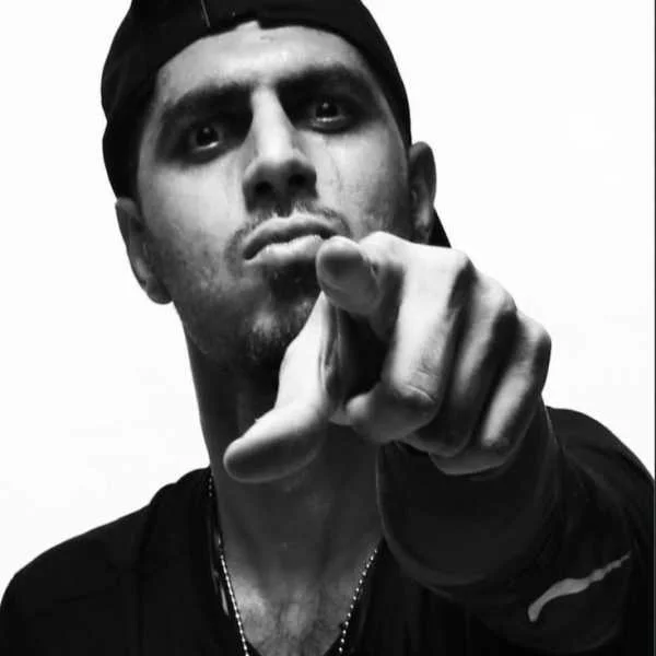 رضا پیشرو رضا پیشرو