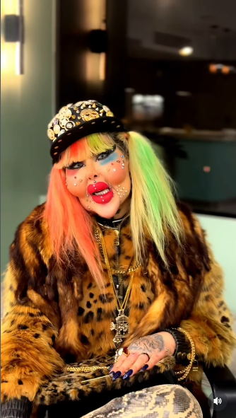 آناهیتای ژل‌خوار