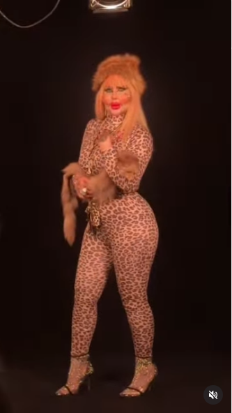 عکس کمر آناهیتا ناچو