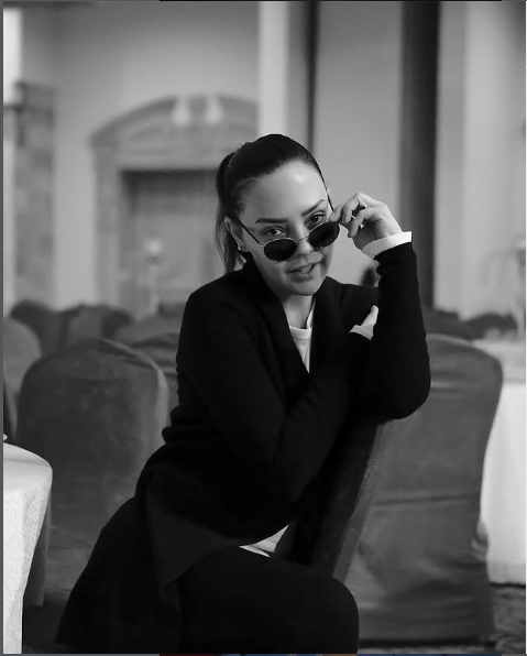 ابرو گوندش بدون آرایش ابرو گوندش بدون آرایش