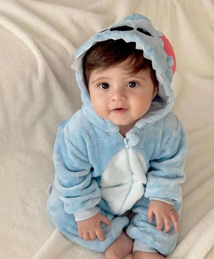 عکس بچه چشم ابرو مشکی