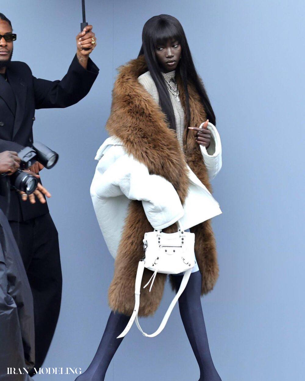 تنها مدل رنگین پوست روی ووگ