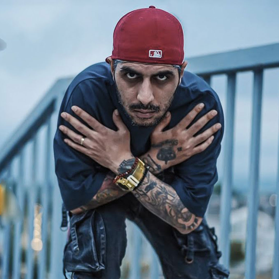 مسابقه اکشن با حضور رضا پیشرو مسابقه اکشن با حضور رضا پیشرو